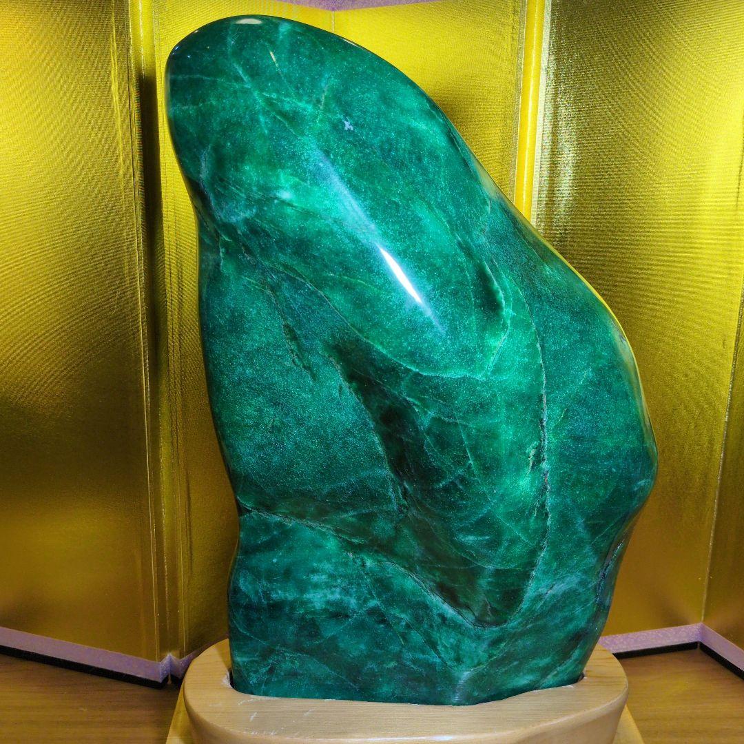 翡翠 ヒスイ 特大 約11.6kg 天然石 自然石 水石 木製専門台座付き