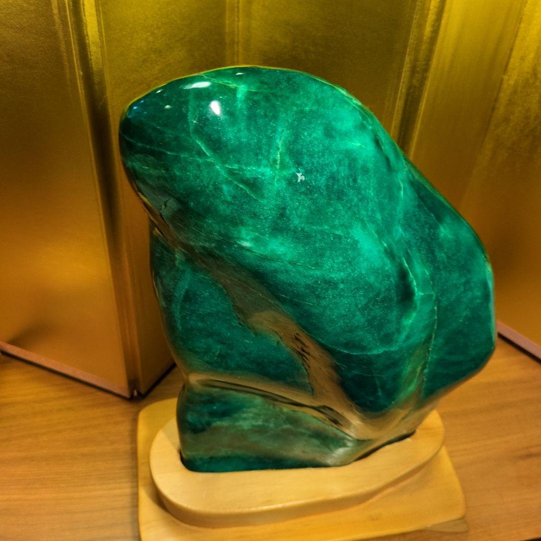 翡翠 ヒスイ 特大 約11.6kg 天然石 自然石 水石 木製専門台座付き