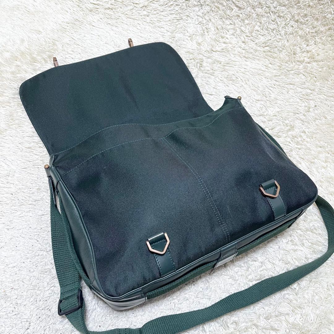 【良品】ルイヴィトン メッセンジャーバッグ　タイガ　デルスー　エピセア　ロゴ金具