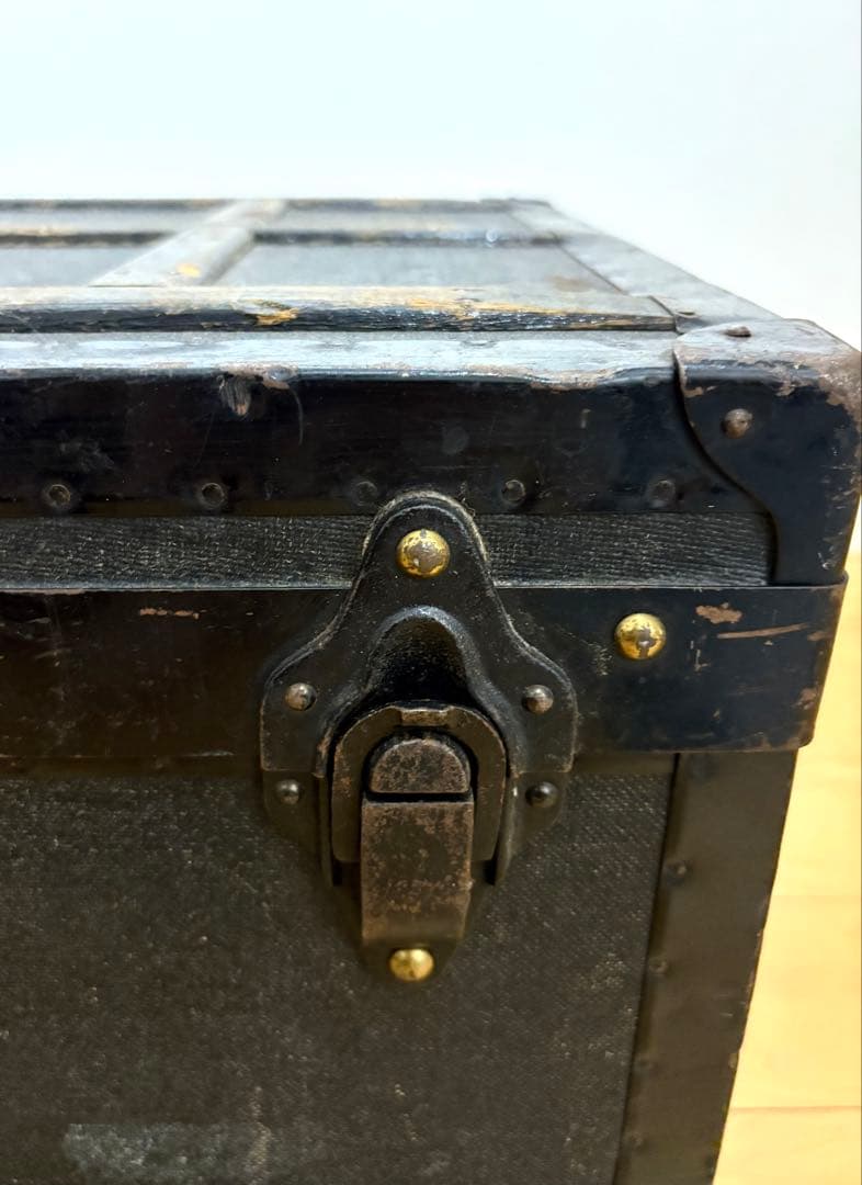ヴィンテージトランク　1900年代スイス陸軍　輸入家具