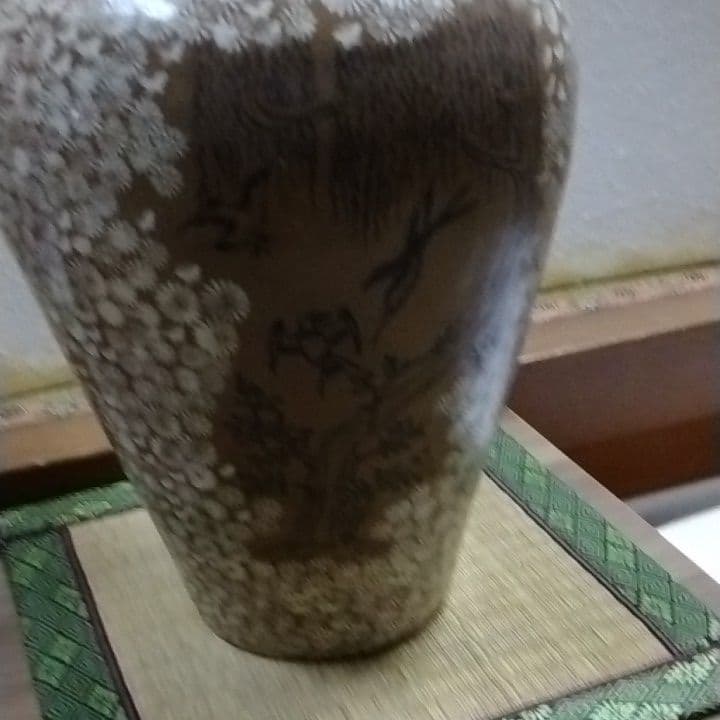 花瓶　陶器　絵柄入り　全体模様　送料無料