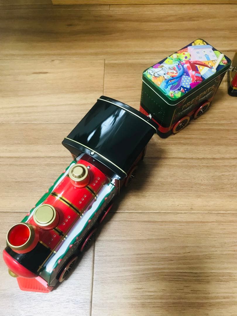 クリスマス缶　蒸気機関車　ブリキ缶　ツリー下飾り