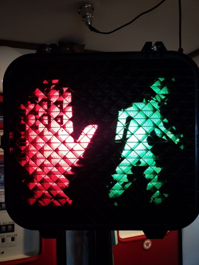 アメリカ　歩行者用信号機　シグナル　信号機　看板　ガレージ　店舗