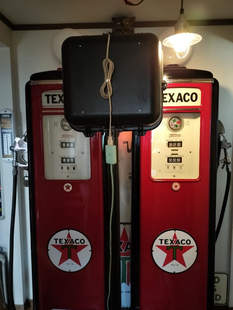 アメリカ　歩行者用信号機　シグナル　信号機　看板　ガレージ　店舗