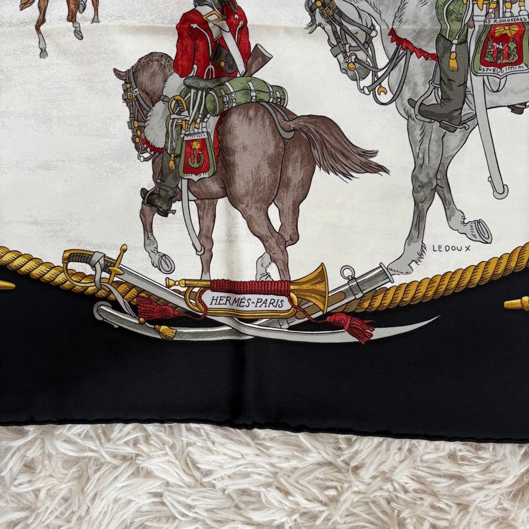 美品⭐︎HERMES エルメス⭐︎シルクスカーフ 海軍と騎兵 ブラック×マルチカラー