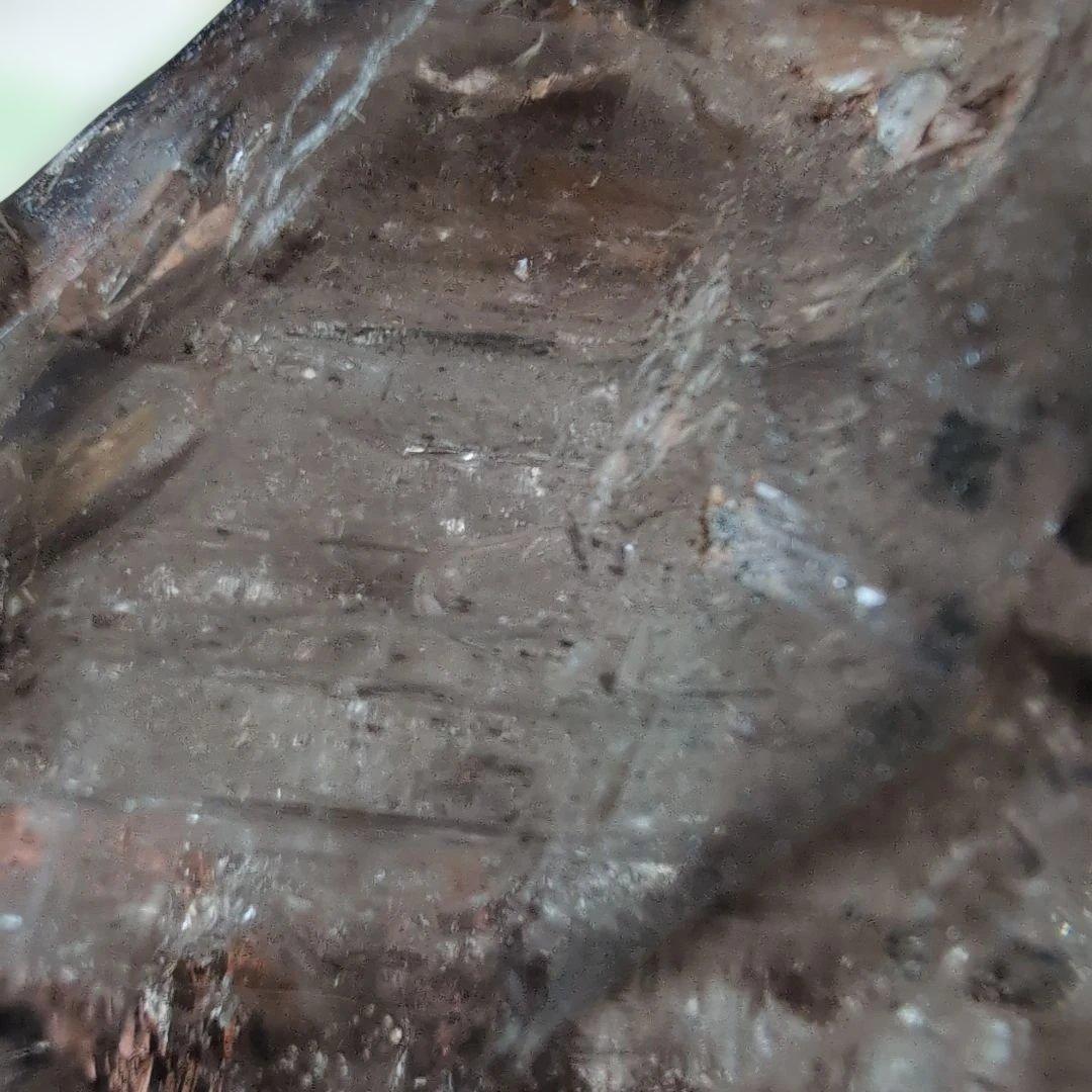 ブラジル産　ジャカレー水晶　エレスチャルクォーツ　台付