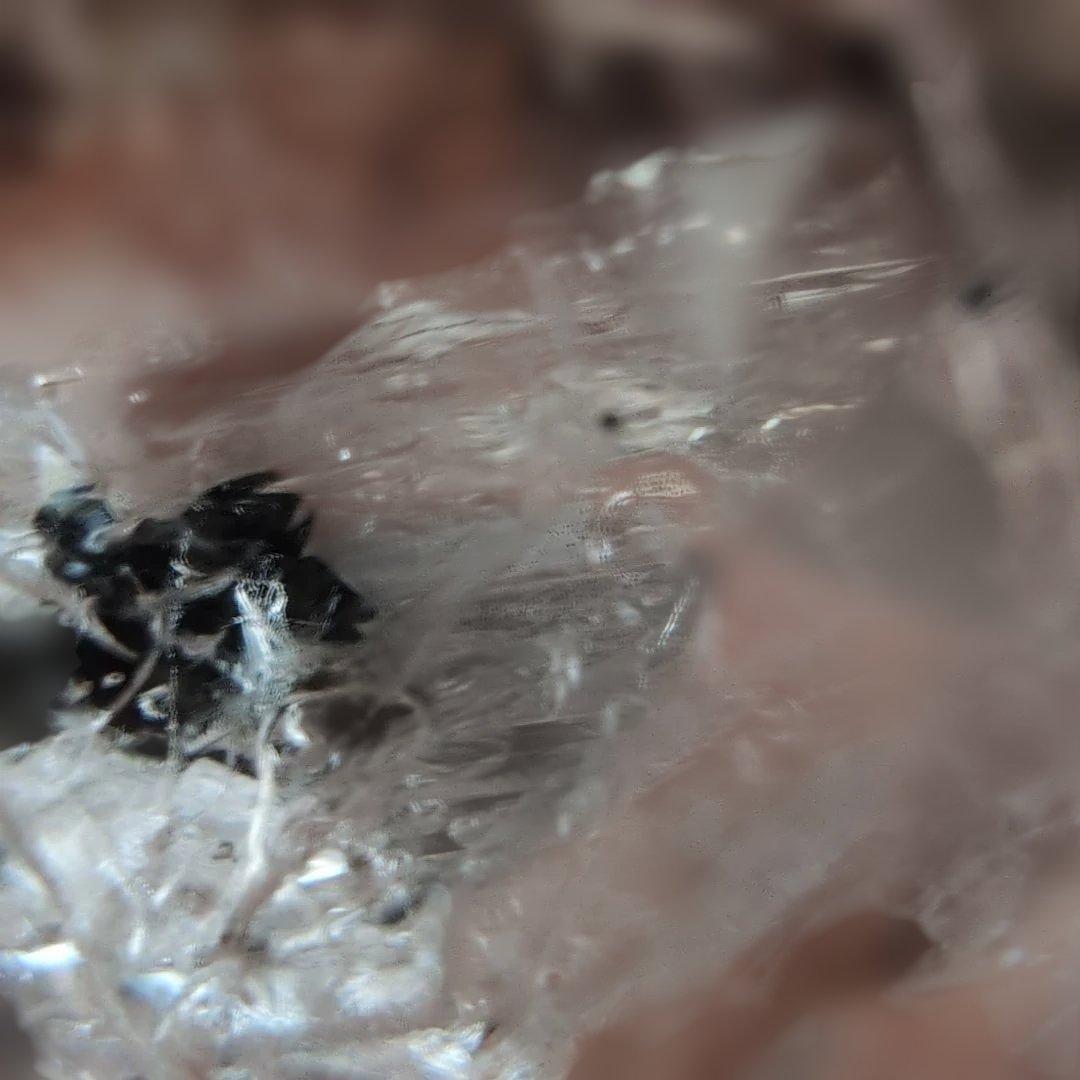 ブラジル産　ジャカレー水晶　エレスチャルクォーツ　台付