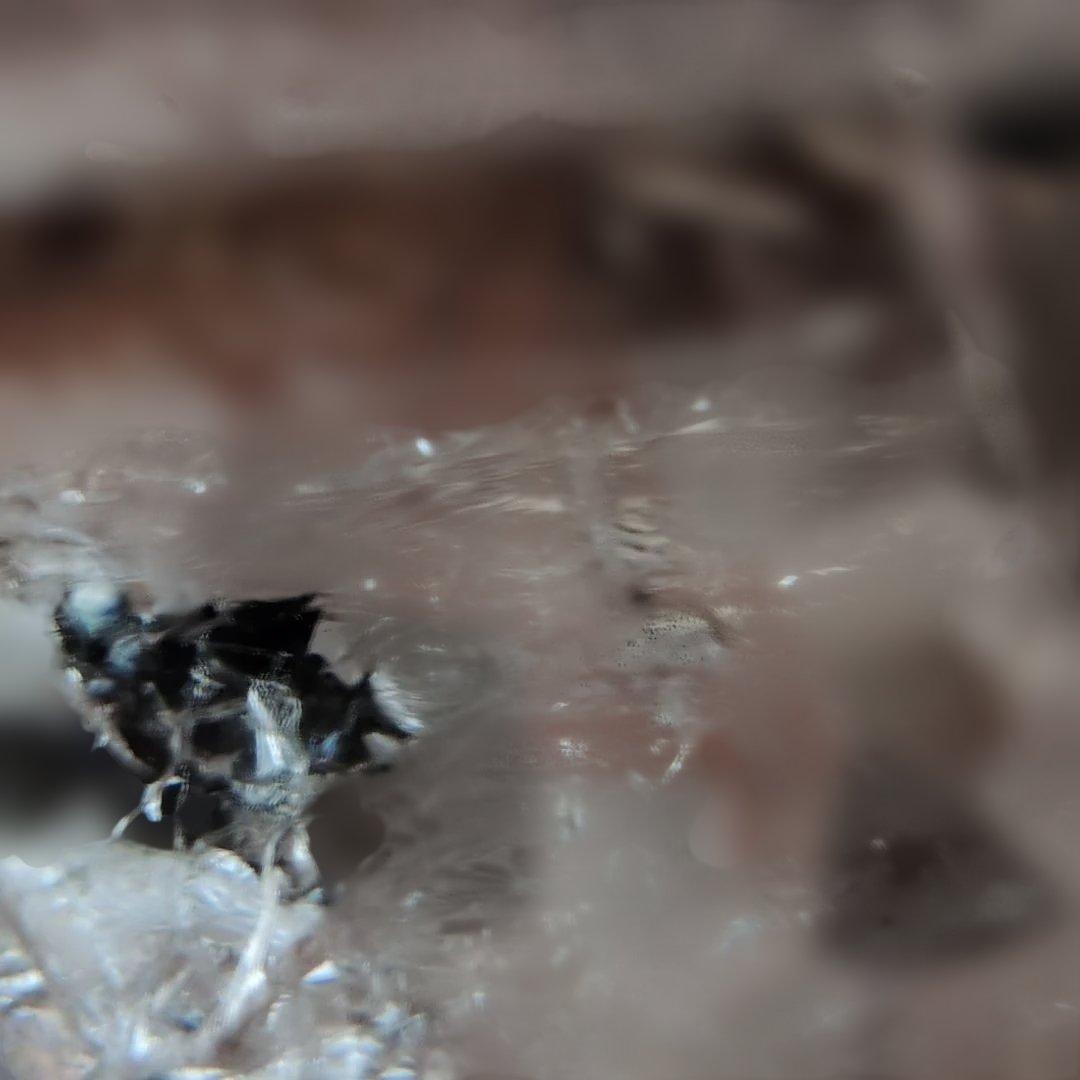 ブラジル産　ジャカレー水晶　エレスチャルクォーツ　台付