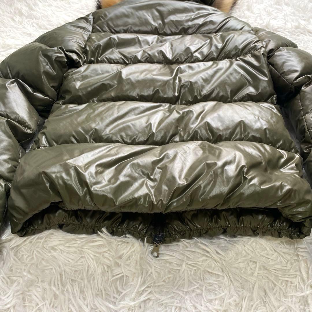 未使用に近い　DUVETICA ダウンジャケット　アダラ　ラクーンファー　カーキ