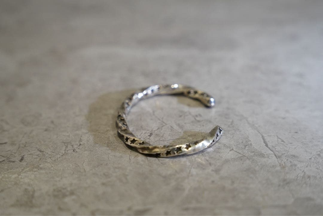 SUNSHINE REEVES x BEAMS 別注バングル