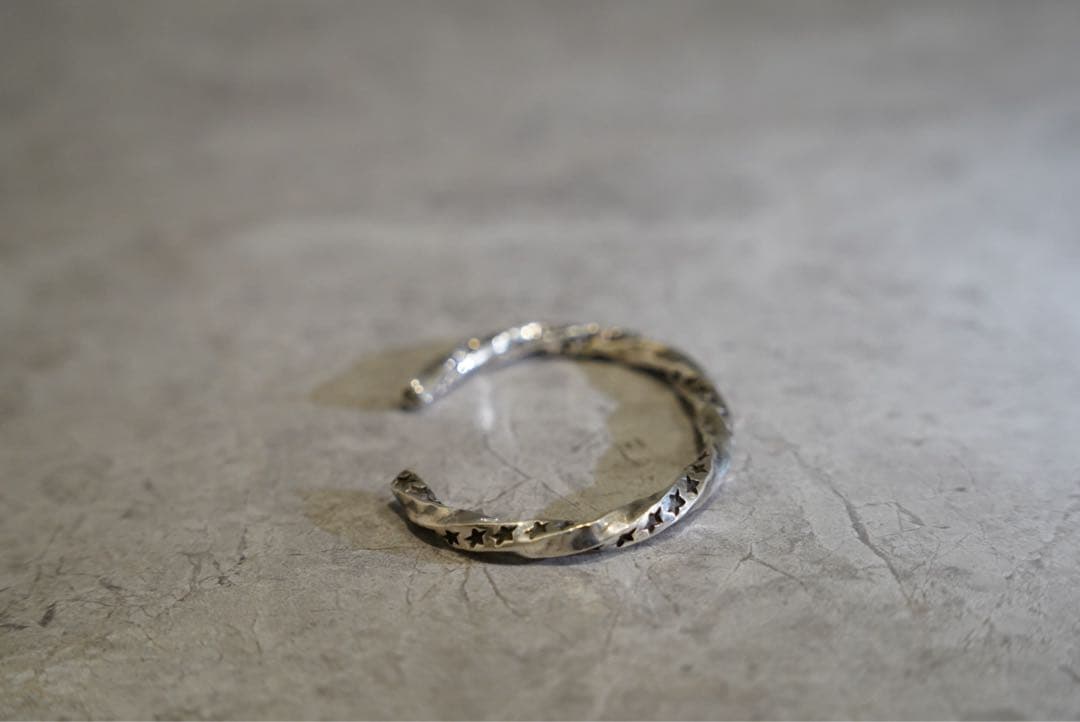 SUNSHINE REEVES x BEAMS 別注バングル