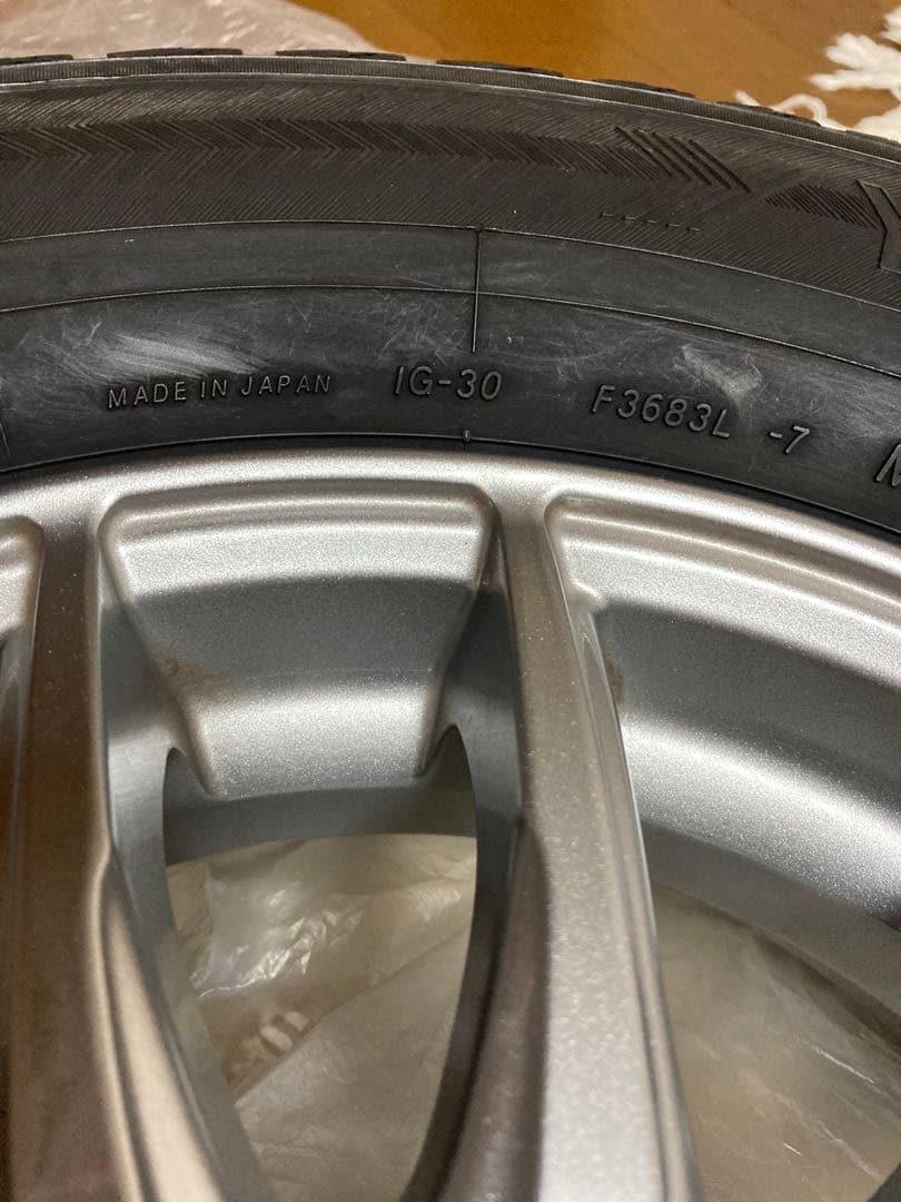 ほぼ新品 165/70R13 ヨコハマタイヤice GUARD iG30