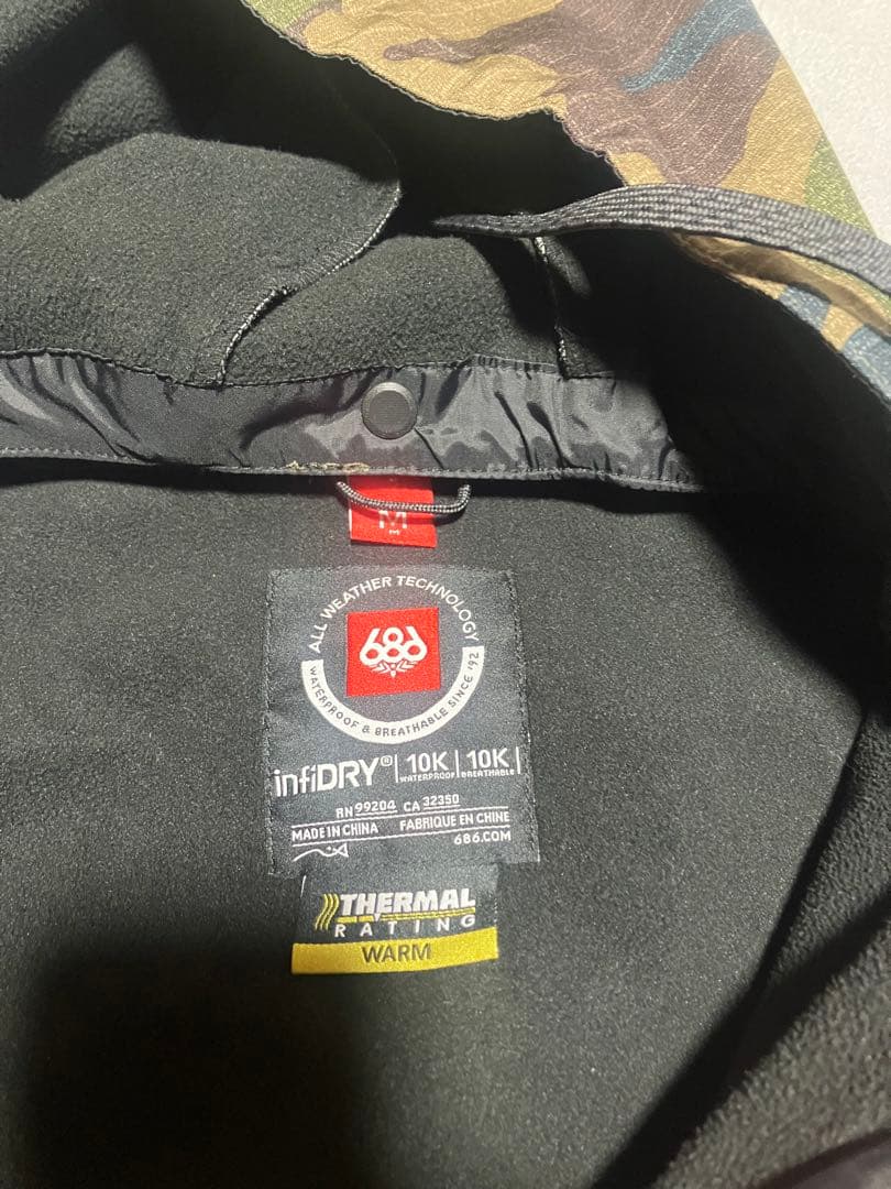 686★スノボジャケット★six eight six