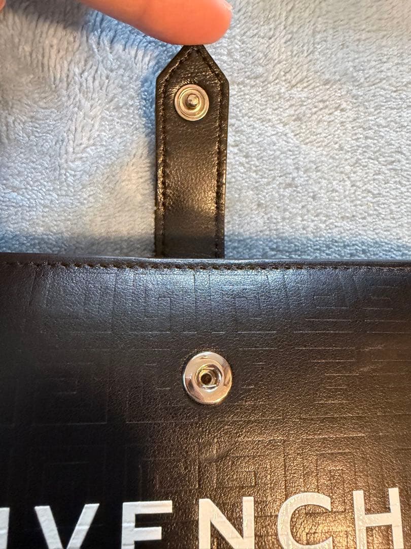 GIVENCHY 財布　二つ折り　メンズ