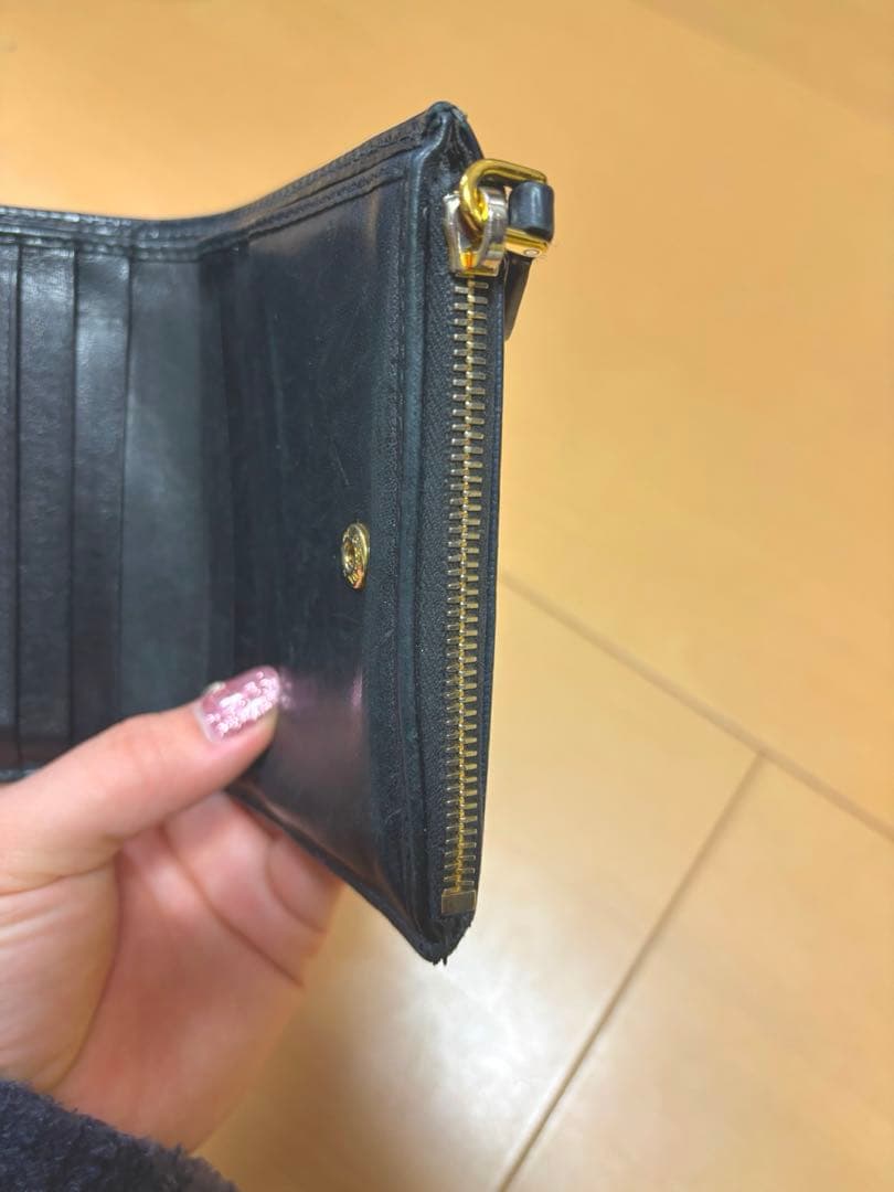 【りんりん】PRADA 二つ折り財布 ブラック