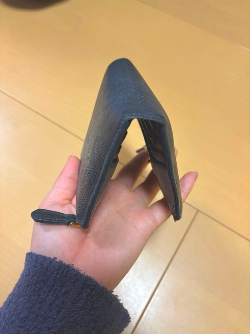 【りんりん】PRADA 二つ折り財布 ブラック