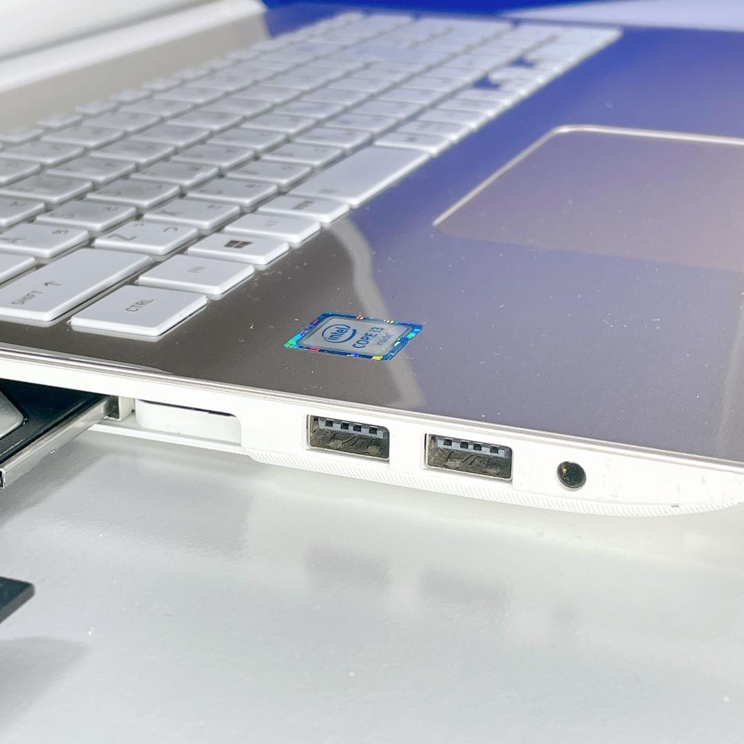 ブルーレイ&快速SSD✨Windows11✨東芝ゴールドノートパソコン薄型カメラ