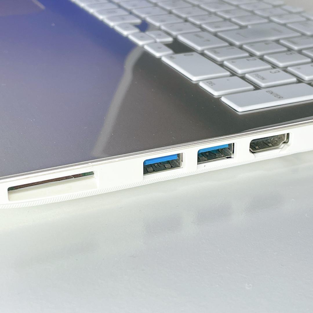 ブルーレイ&快速SSD✨Windows11✨東芝ゴールドノートパソコン薄型カメラ