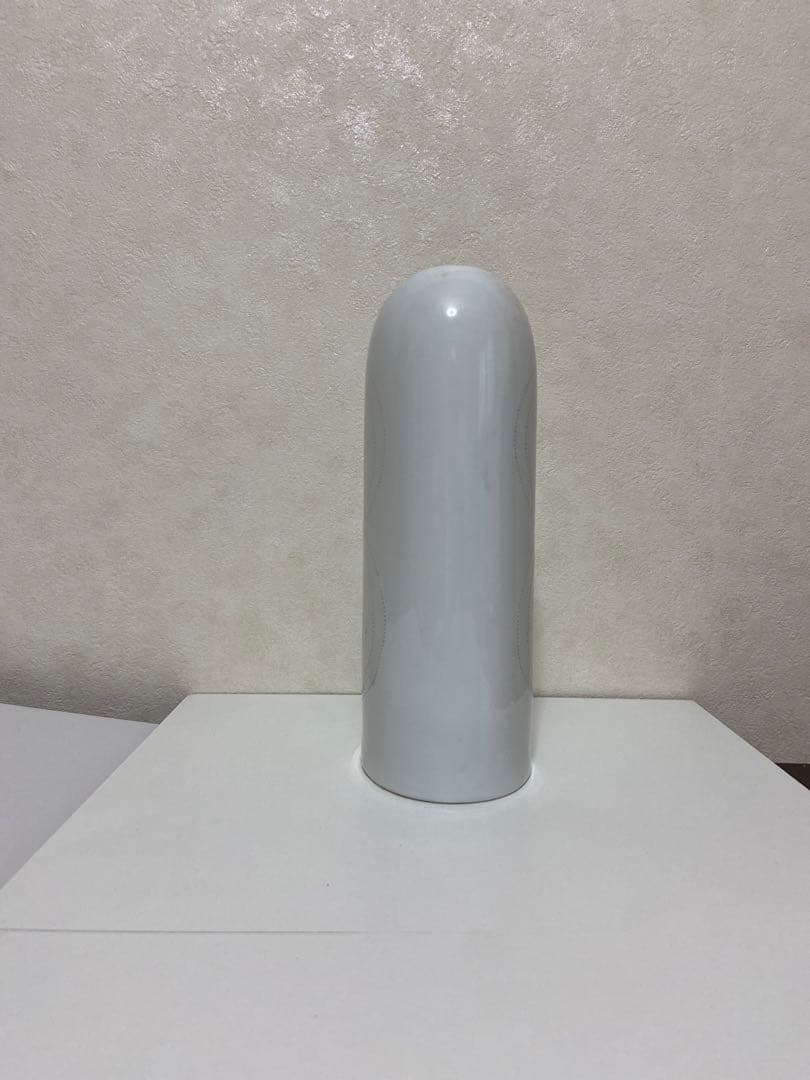 幾何学紋様入り花瓶