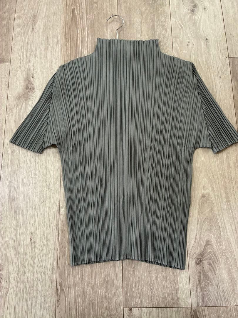 プリーツプリーズ　ハイネック　半袖カットソー　3　ライトグレー