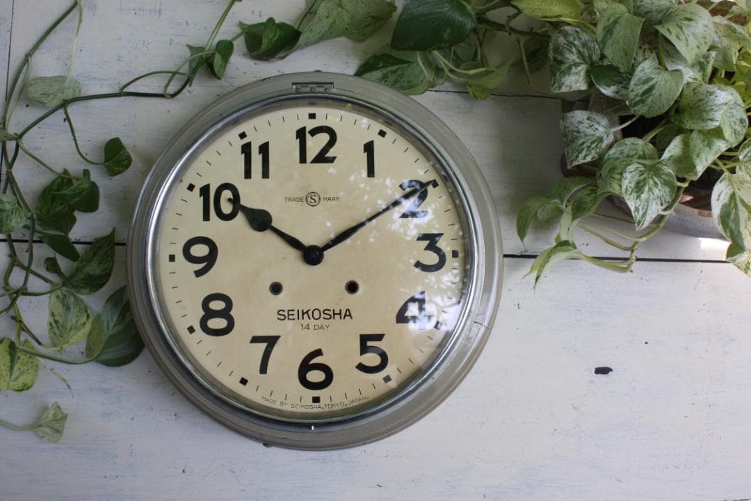 アンティーク グレー 希少 丸型 時計 電池式 スイープクオーツ改造 精工舎