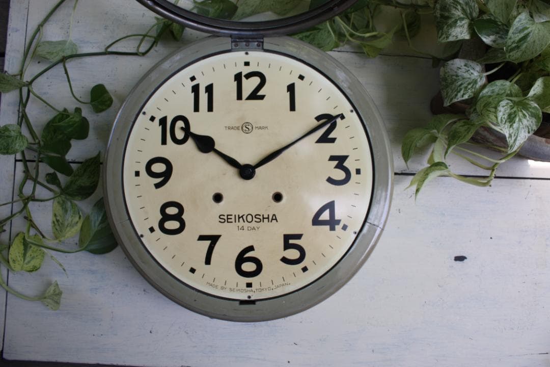 アンティーク グレー 希少 丸型 時計 電池式 スイープクオーツ改造 精工舎