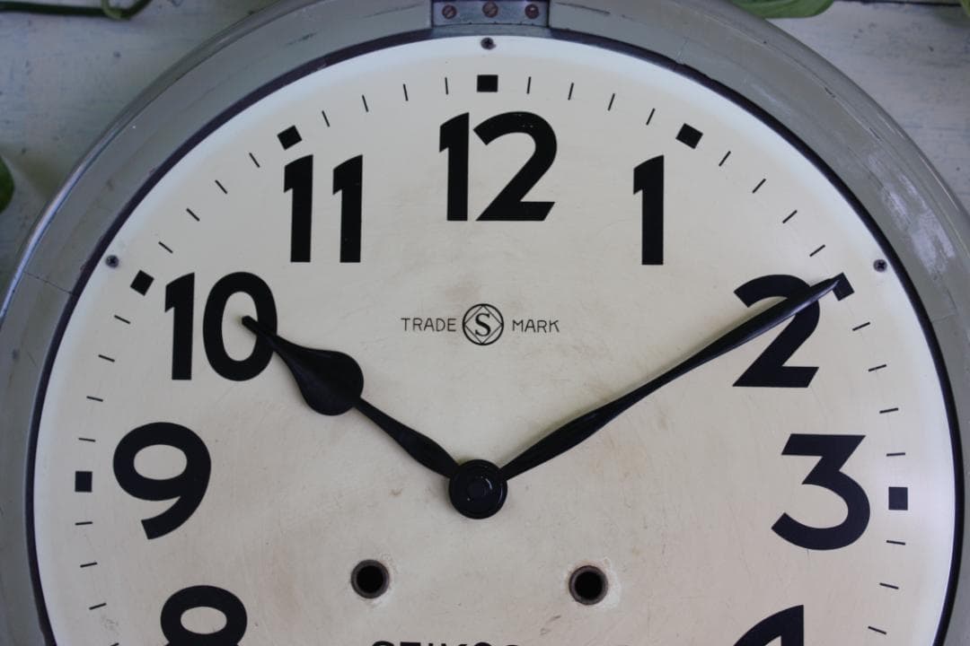 アンティーク グレー 希少 丸型 時計 電池式 スイープクオーツ改造 精工舎