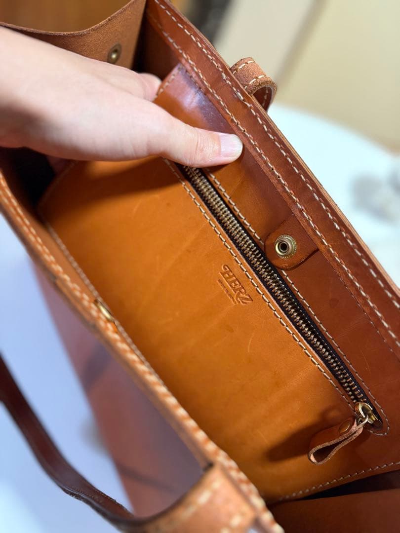 herz レザー トートバッグ Mサイズ