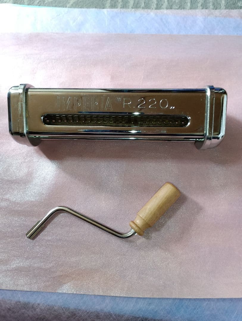 美品インペリア　パスタマシン(手動） R‐220 イタリア製(別売カッター付き）