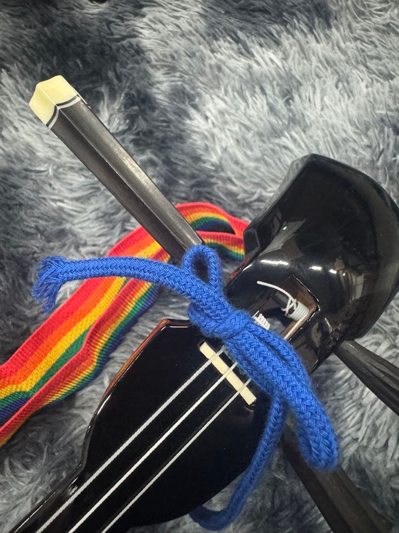 【極美品】沖縄 三線 本蛇革 強化張り 黒塗り棹 蛇皮 ケース 爪 調子笛