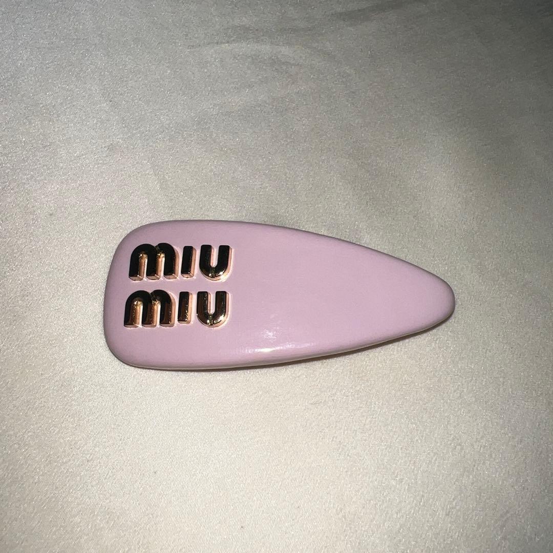 miumiu ヘアピン ヘアクリップ　ピンク