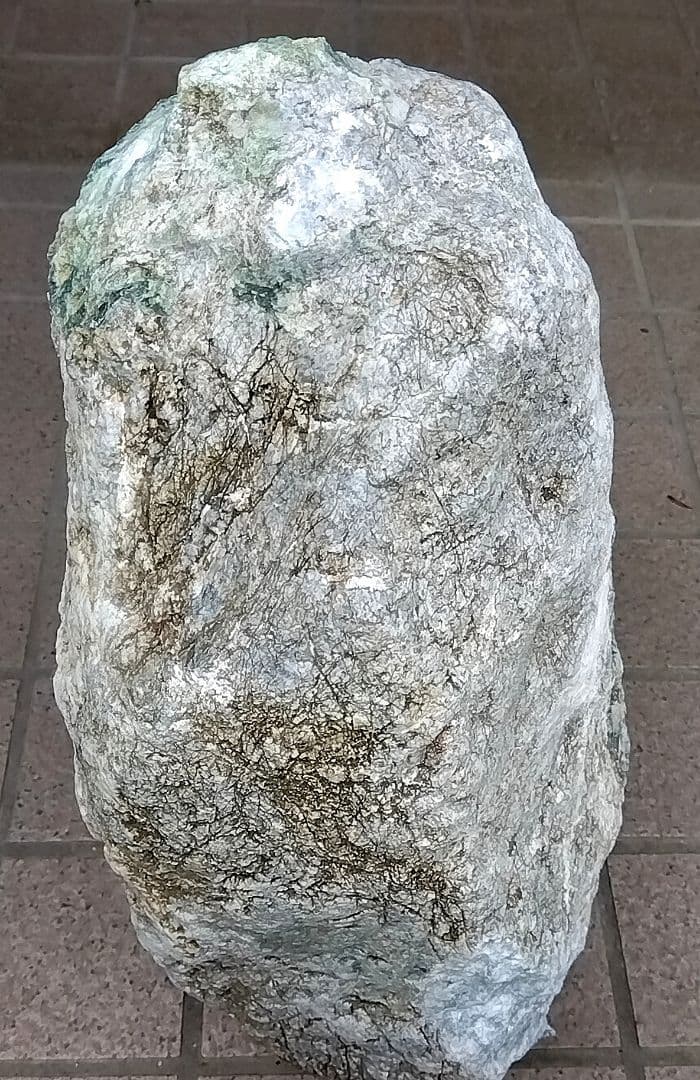 ★翡翠原石★糸魚川硬玉【横川・転石・カチ割り27.7kg】