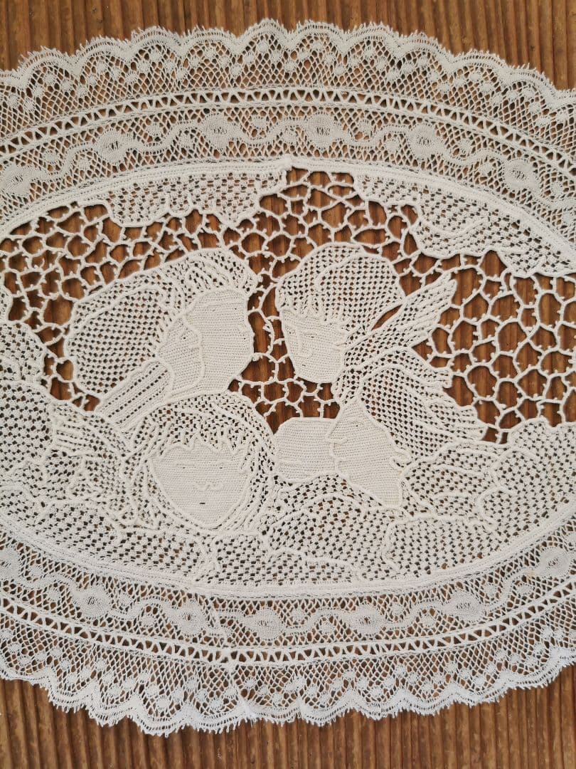 アンティーク ポワンドヴェニス ５人の天使のニードルワーク 手刺繍レースドイリー