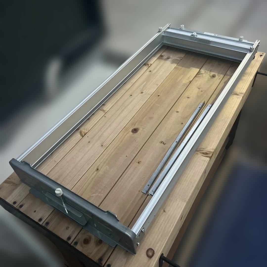 CORONA 窓用エアコン 2024年製　CW-1624R