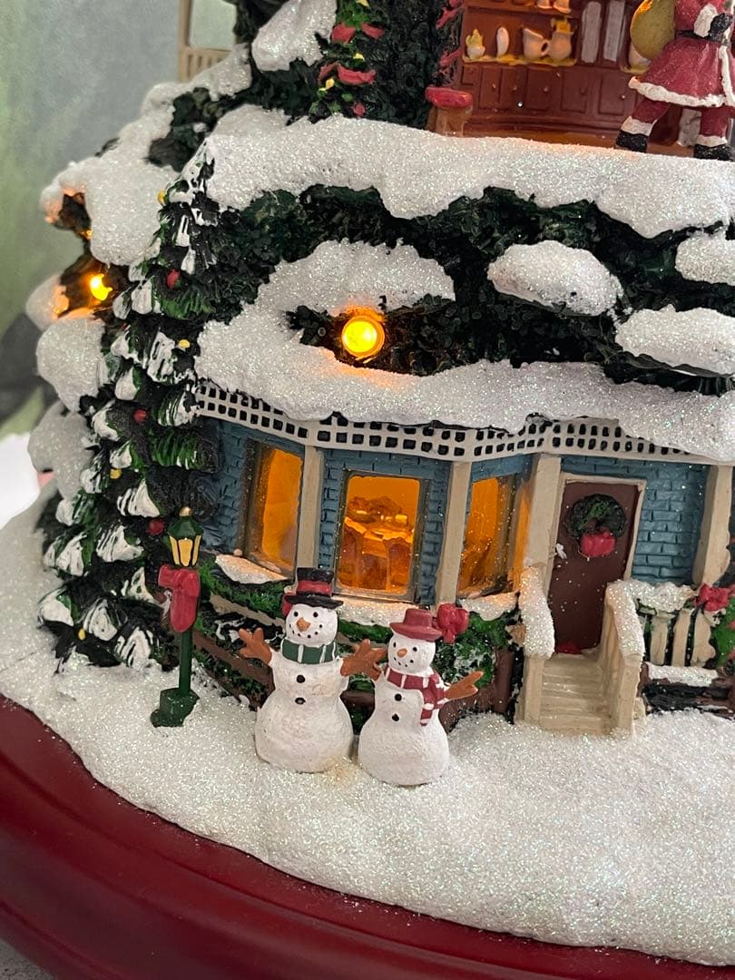 トーマス キンケード　クリスマスツリー