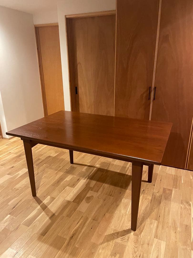 北欧ヴィンテージ　ダイニングテーブル