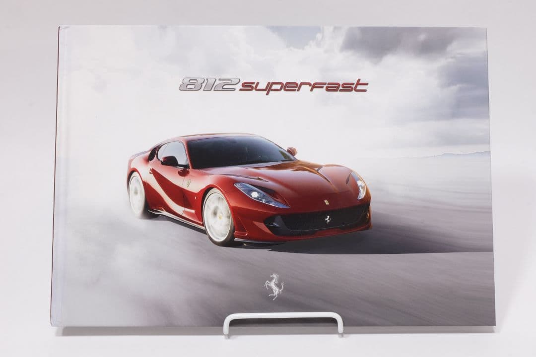 フェラーリ本カタログ 812スーパーファスト ハードカバー付き 伊・英80ページ