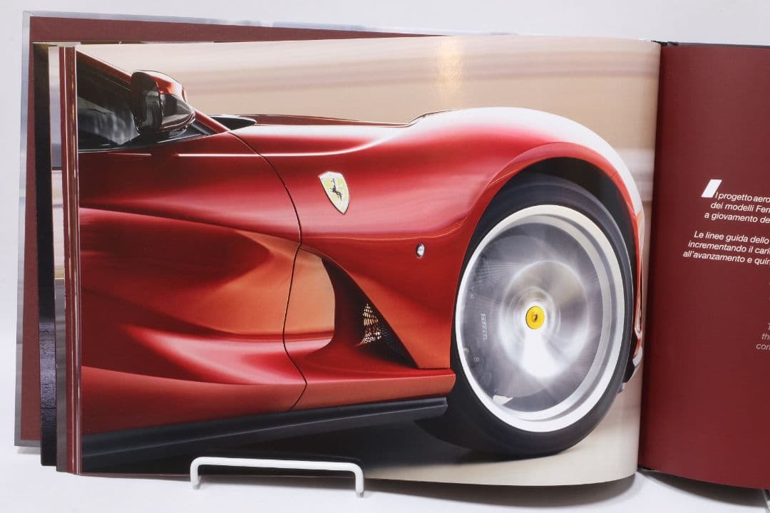 フェラーリ本カタログ 812スーパーファスト ハードカバー付き 伊・英80ページ