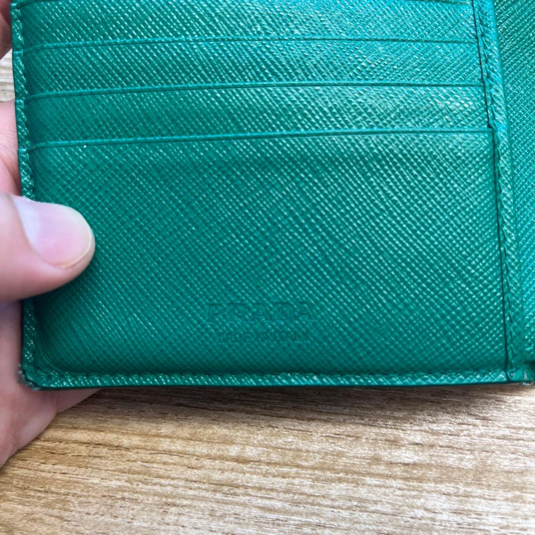 PRADA グリーン 二つ折り財布