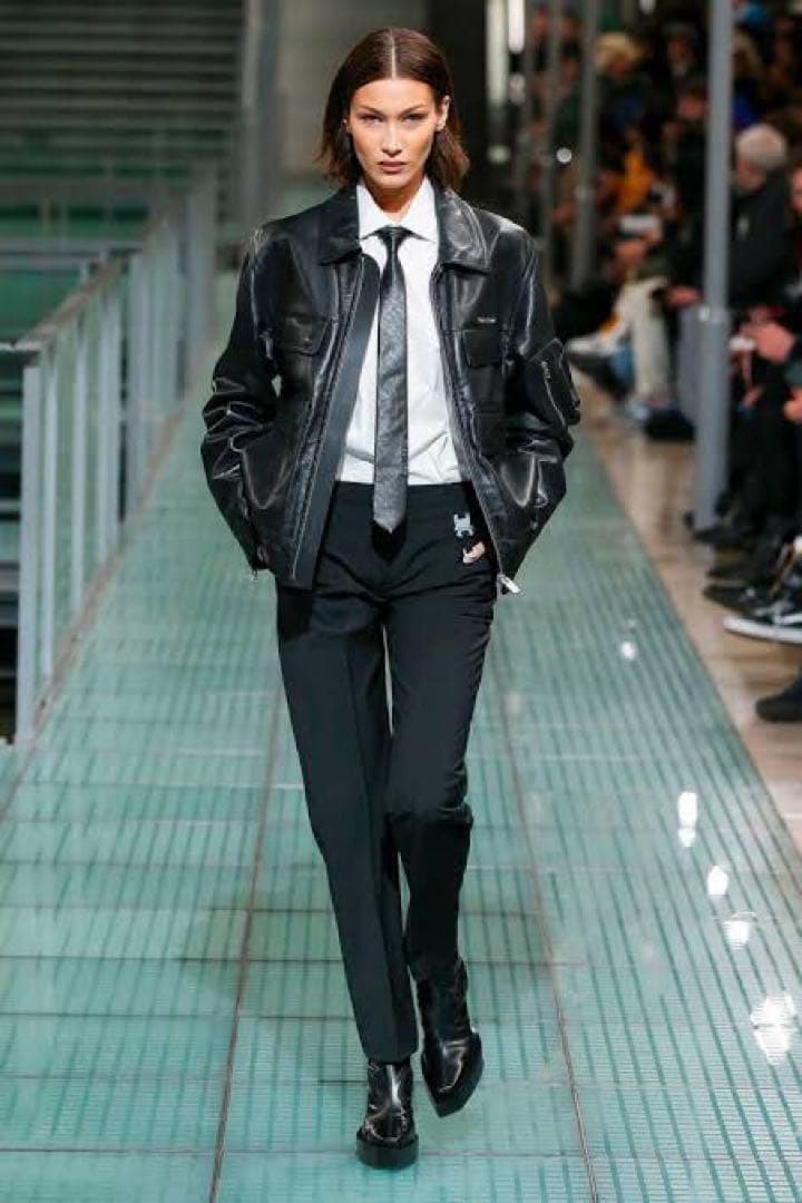 1017 ALYX 9SM ブラックフェイクレザー ネクタイ