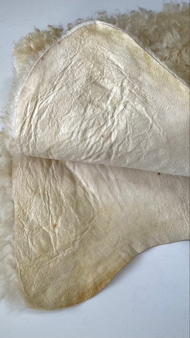羊毛 シープスキンラグ　毛足の長さミディアムタイプ