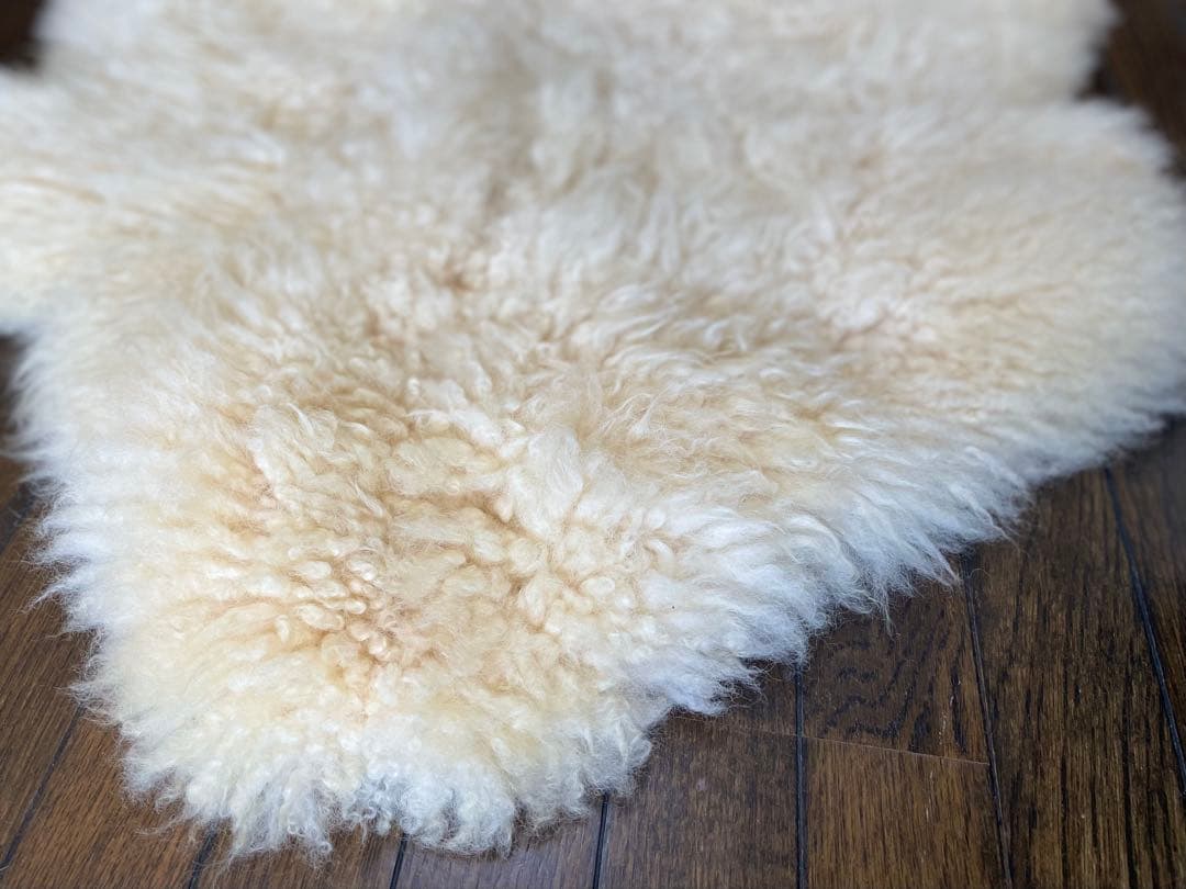 羊毛 シープスキンラグ　毛足の長さミディアムタイプ