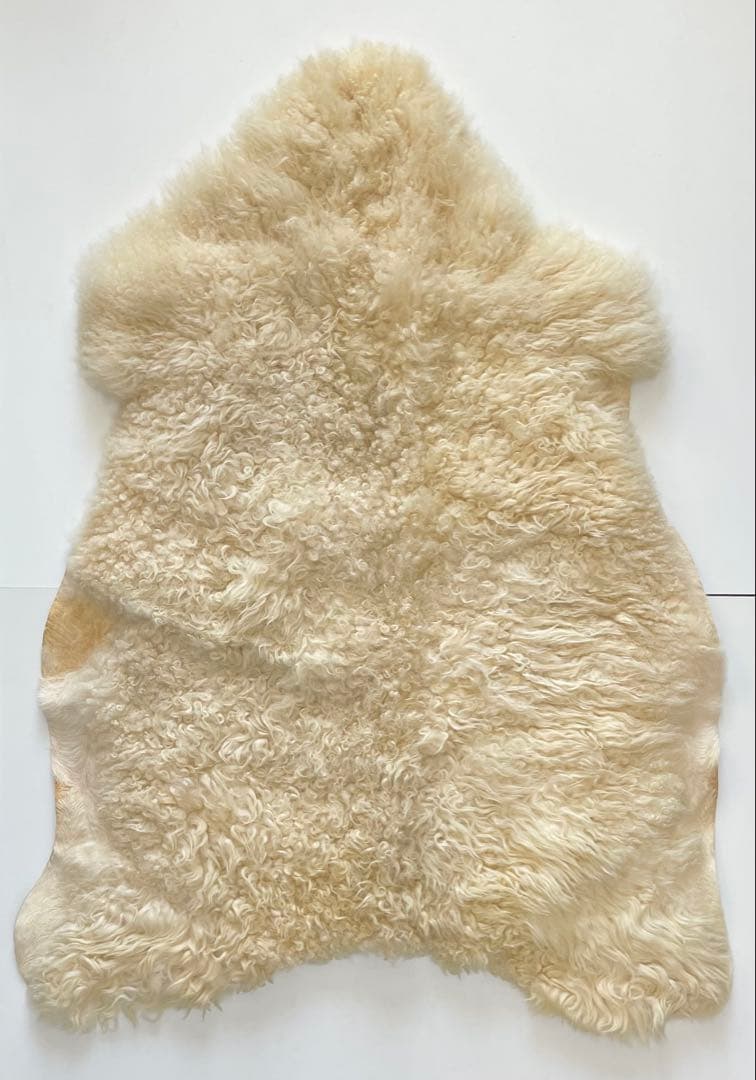 羊毛 シープスキンラグ　毛足の長さミディアムタイプ