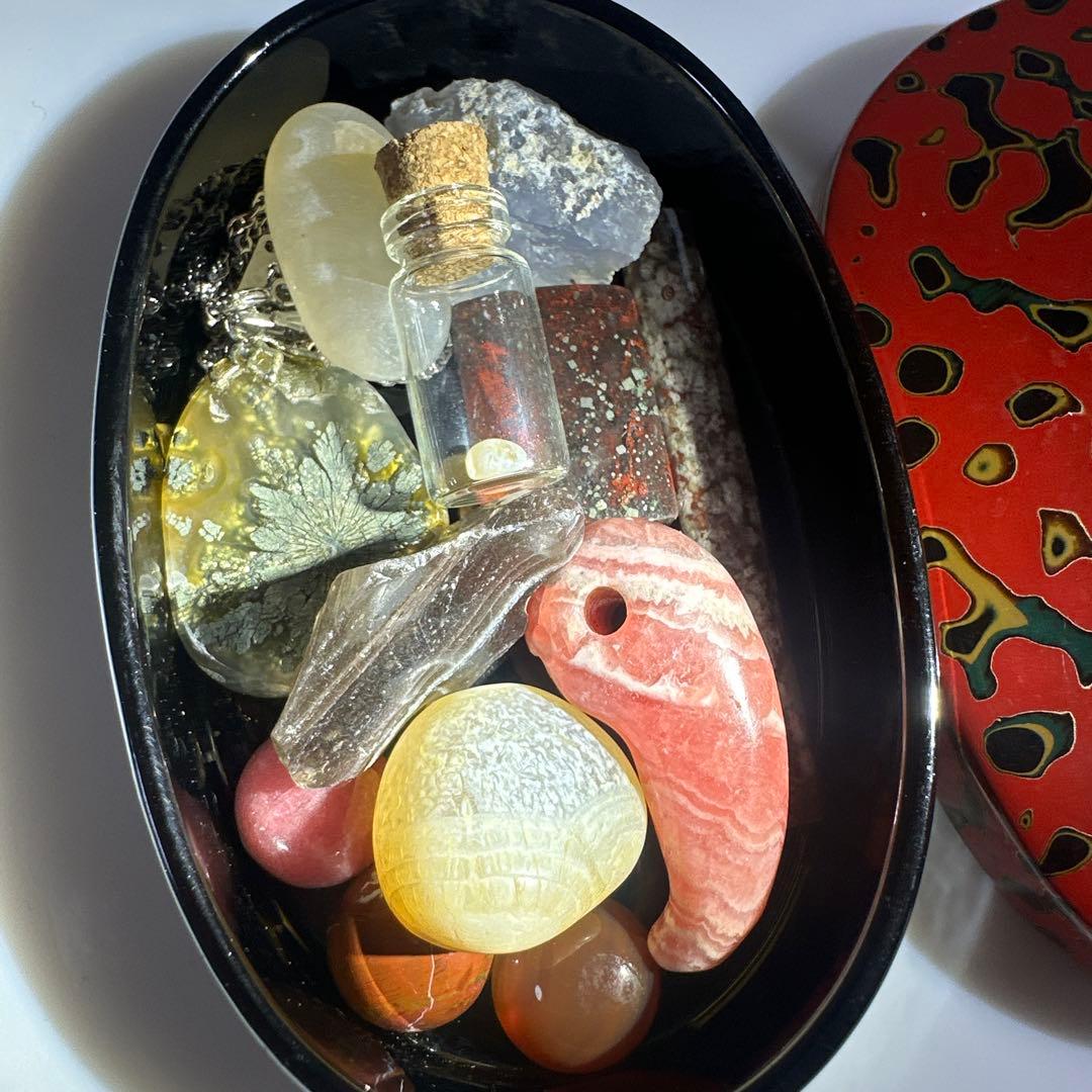 青森県をまるっと堪能できちゃう津軽塗の小箱＋赤いタコちゃんジャスパー付