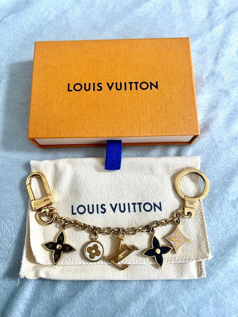 【値下げ中】ヴィトン　バッグチャーム　チェーン　スプリング　ストリート