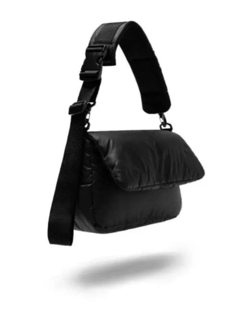 バッグ CLESSTE PADDED FLAP HOLIDAY BAG