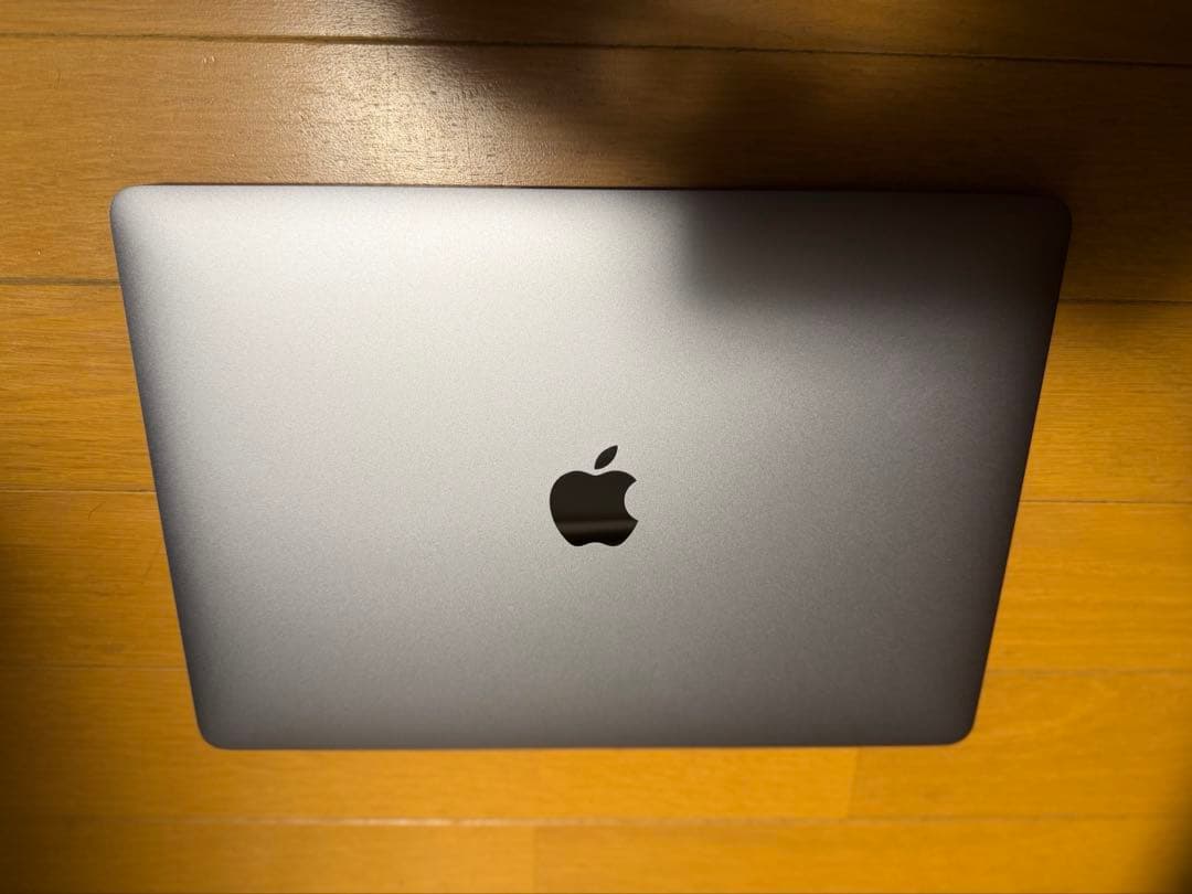 Apple MacBook Pro M2、メモリ24GB、SSD1TB