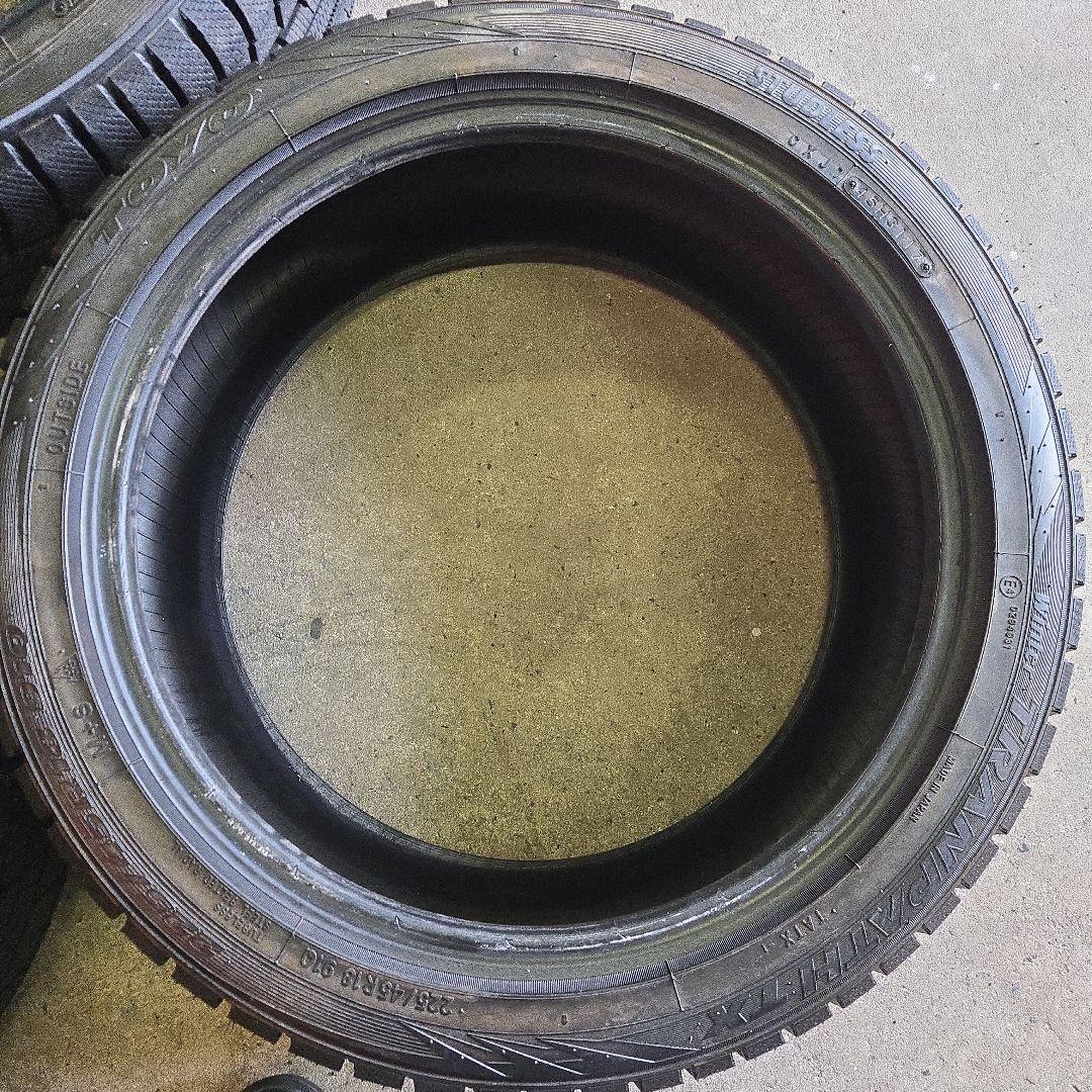 225/45R18 スタッドレスタイヤ 4本セット