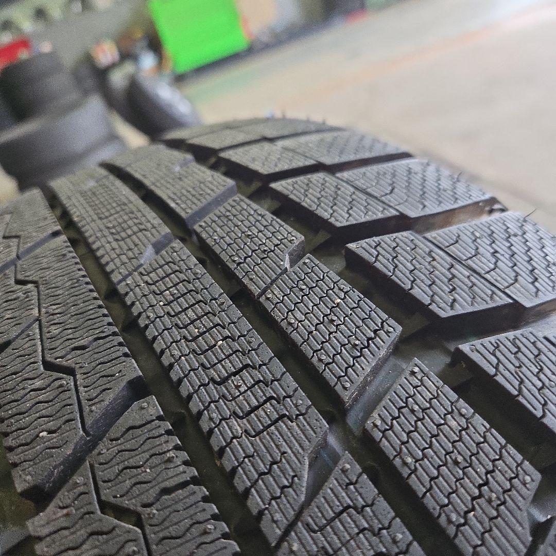 225/45R18 スタッドレスタイヤ 4本セット