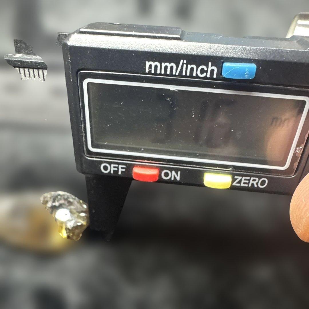 【高品質】ゴールドルチル　龍亀　天然石置物　2個セット　台座付